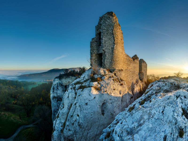 Zřícenina Sirotčí hrádek