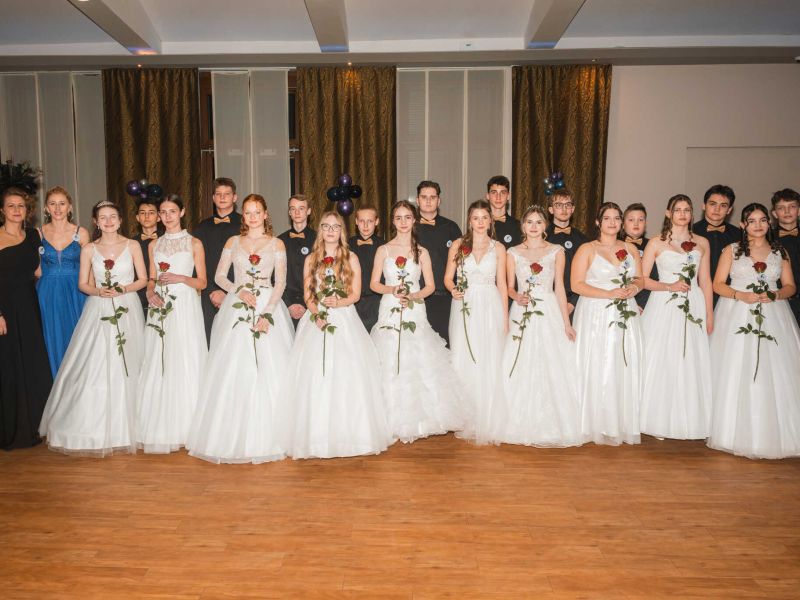 Třetí ples ZŠ Mikulov, Valtická