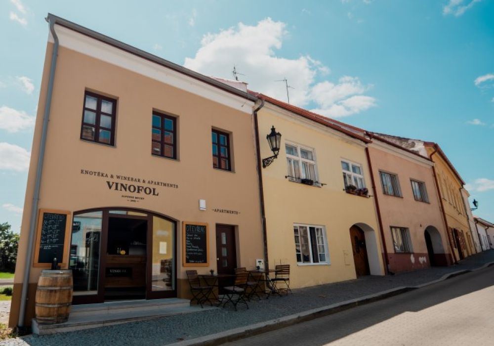 Enotéka Vinofol - winebar & café & apartments