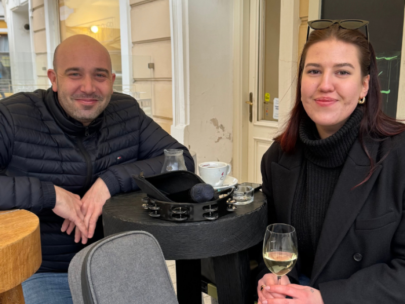 Živá hudba v Kavárně na zámku - Emiphone