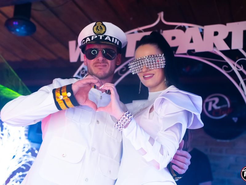 Léto plné zábavy: Summer Christmas Snow Party – DJ Fanatic Léto plné zábavy: Summer Christmas Snow Party – DJ Fanatic