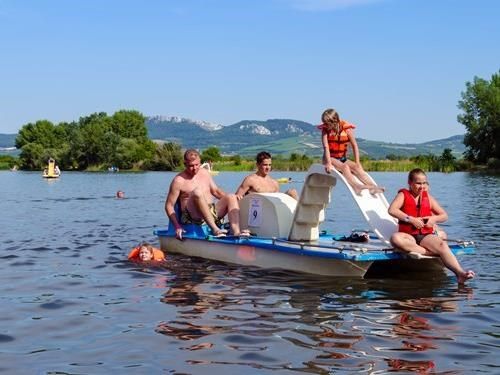Motorové čluny a šlapadla