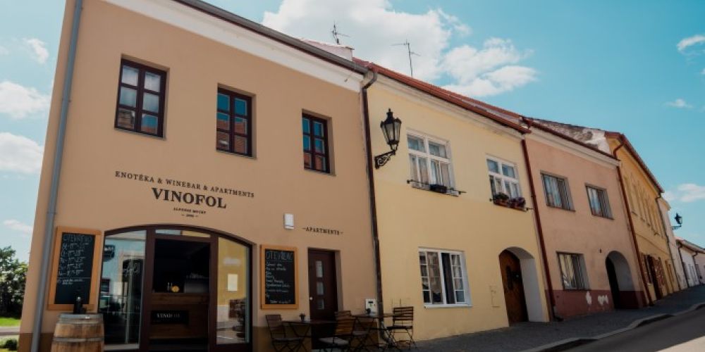 Enotéka Vinofol - winebar & café & apartments